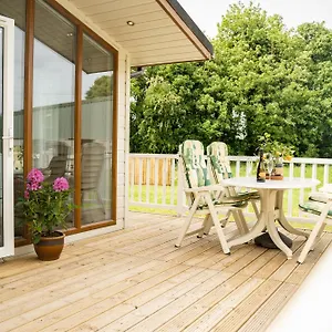 Recently Updated Near Centre - For Up To 6 Holiday home